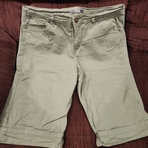 Bandolino Olive Green Capris